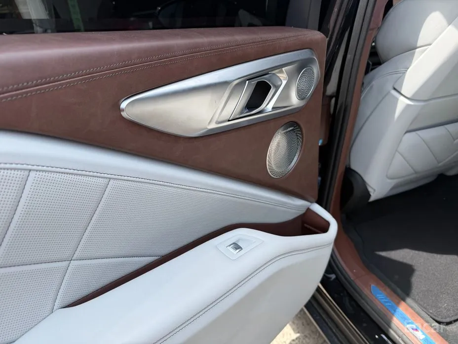 BMW XM 2023 4.4