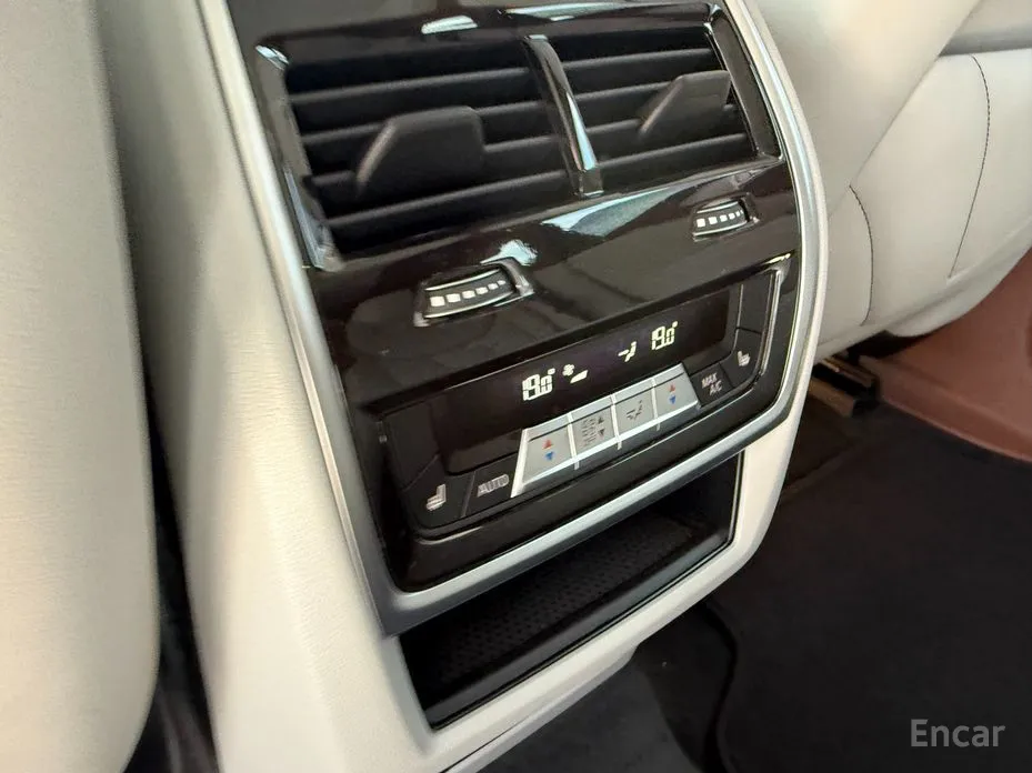 BMW XM 2023 4.4
