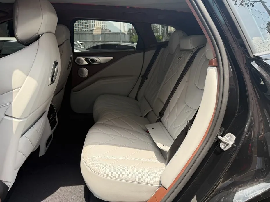 BMW XM 2023 4.4