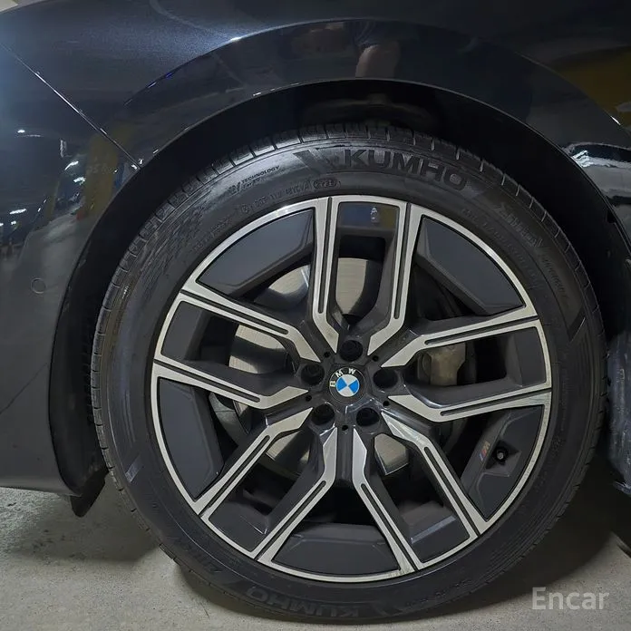 BMW 7 Series 2022 740i sDrive M Sport
