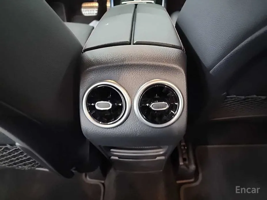 Mercedes-Benz GLB-Class 2020 AMG GLB35 4MATIC