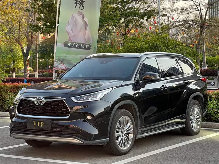 Фото 1 - Toyota Highlander