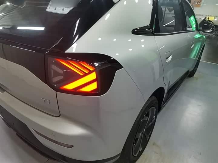Photo 8 - BAIC Arcfox T1