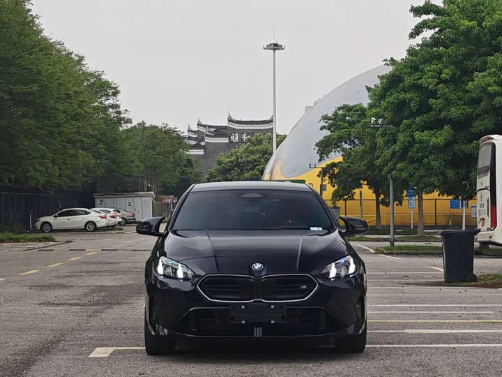 Photo 2 - BMW 2 Series
