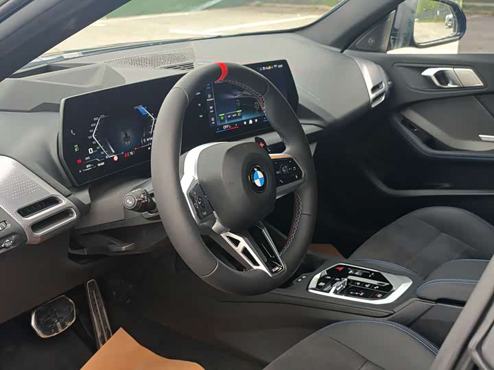 Photo 4 - BMW 2 Series