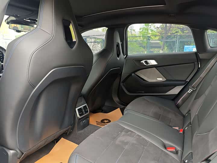 Photo 6 - BMW 2 Series