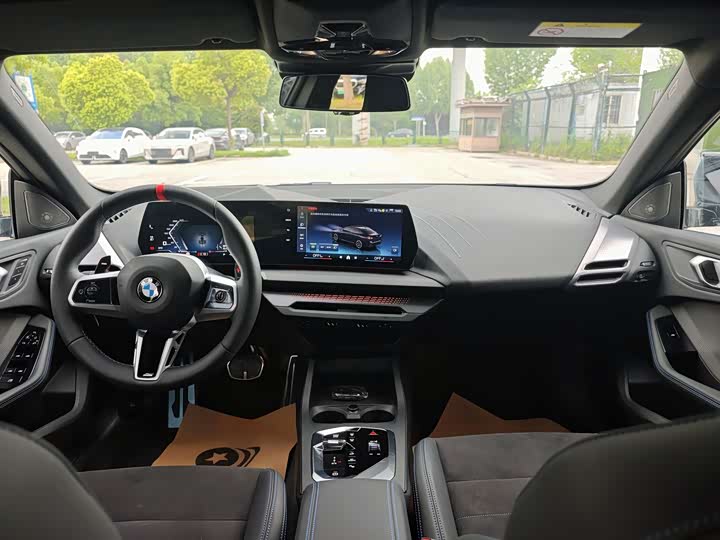 Photo 9 - BMW 2 Series