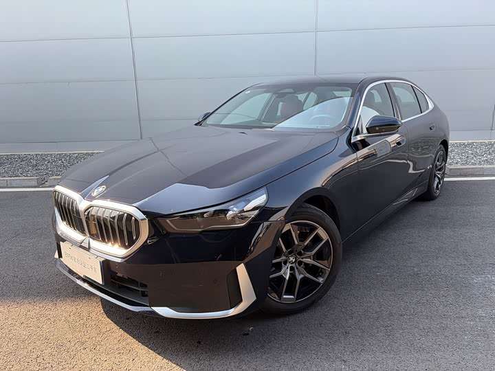 Фото 1 - BMW 5 Series