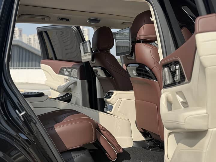 Фото 8 - Mercedes-Benz GLS-Class
