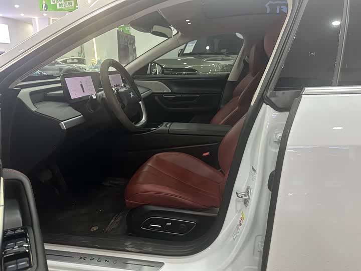 Фото 2 - XPeng P7