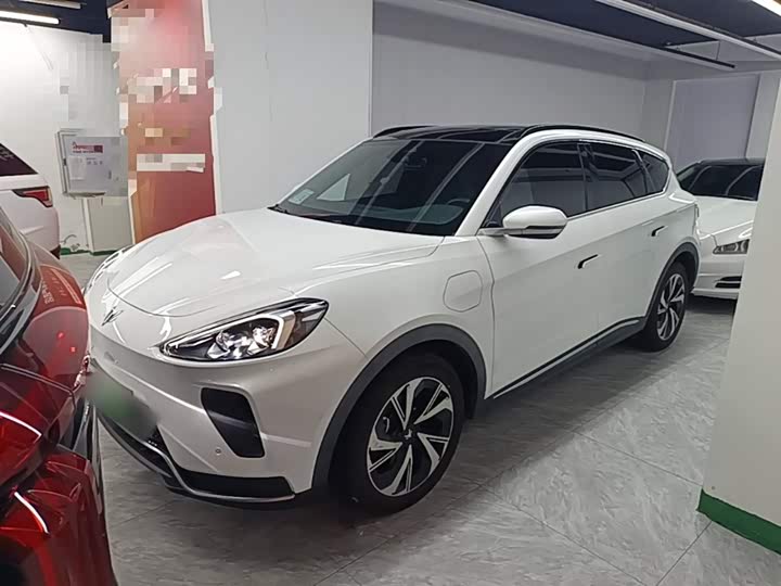 Фото 1 - BAIC Arcfox Alpha T