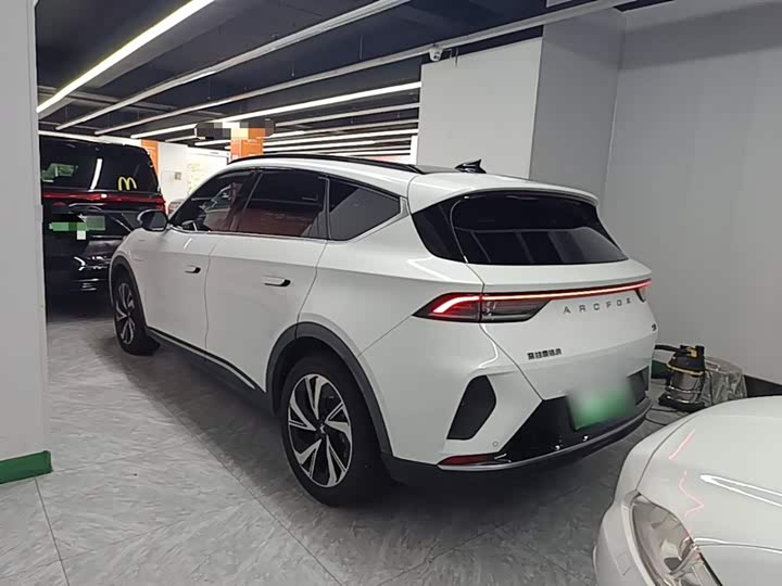 Фото 5 - BAIC Arcfox Alpha T