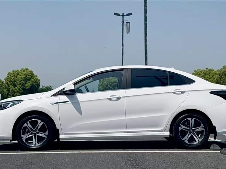 Фото 9 - Chery Omoda S5 (Arrizo 5 Plus)