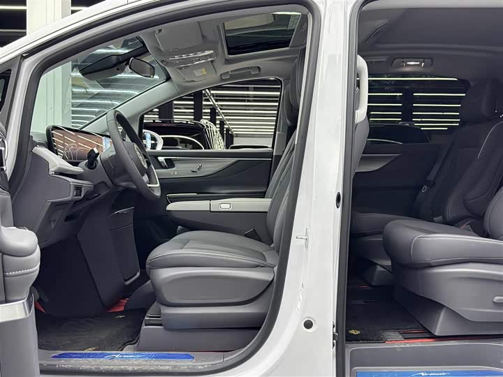 Buick GL8 ES 2026 2026款 陆尊 智享版