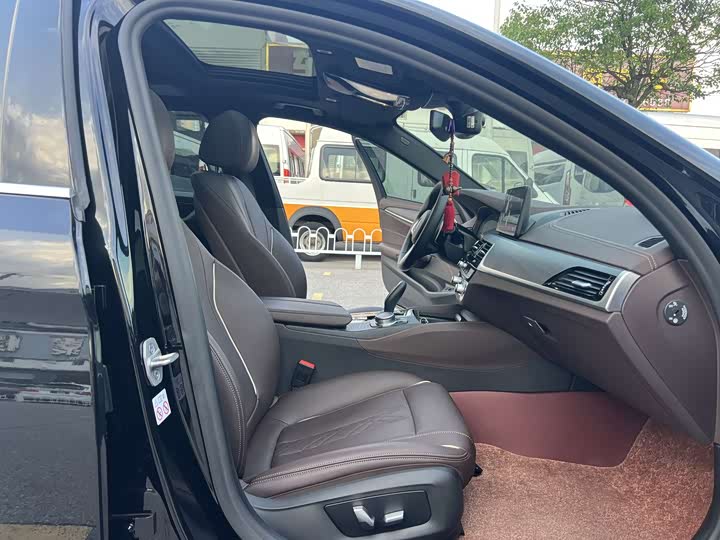 Фото 8 - BMW 5 Series