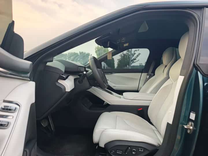 2025 XPeng P7
