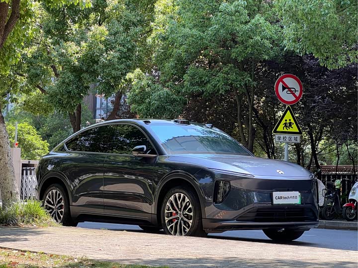 Фото 3 - Nio EC6