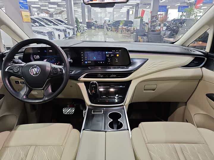 Photo 4 - Buick GL8 ES