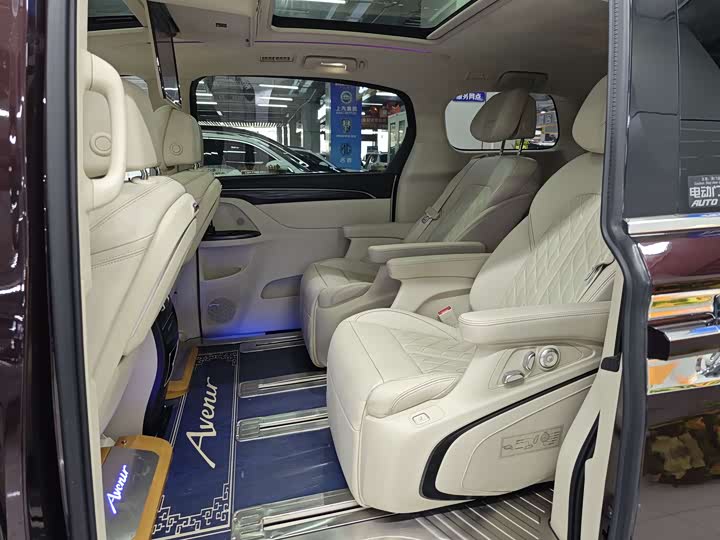 Photo 6 - Buick GL8 ES
