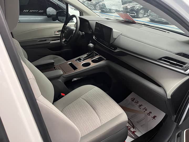 Toyota Sienna 2024 2024款 2.5L混动 舒适版