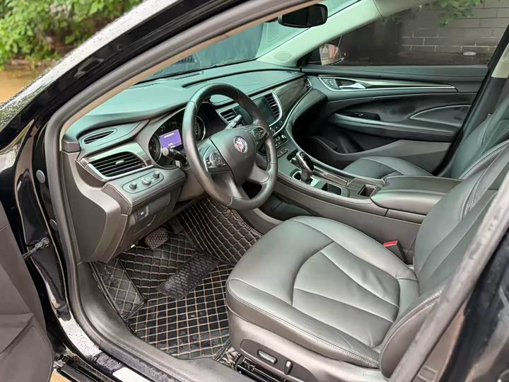 صورة 7 - Buick LaCrosse