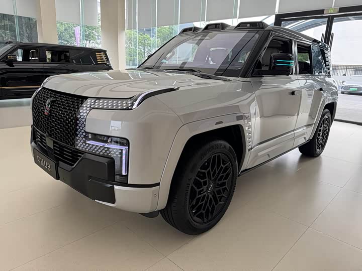 2026 BYD Yangwang U8