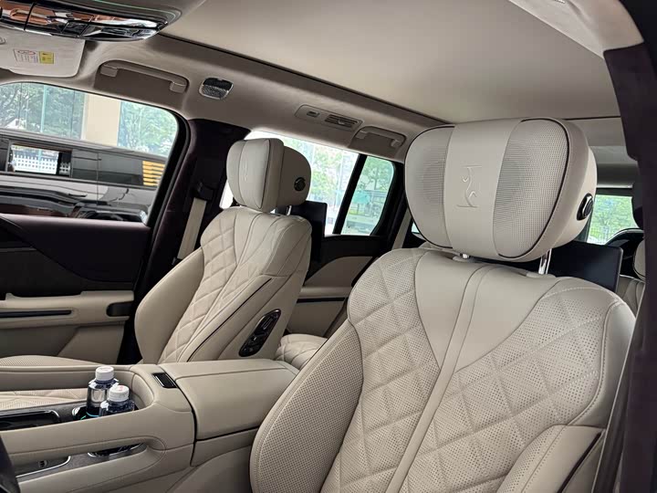 2026 BYD Yangwang U8