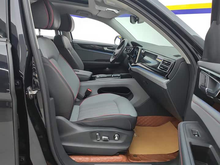 صورة 8 - Volkswagen Teramont X