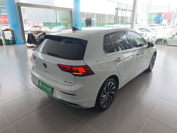 Фото 7 - Volkswagen Golf