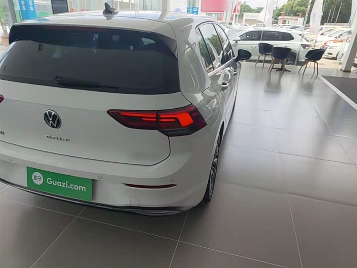Фото 8 - Volkswagen Golf