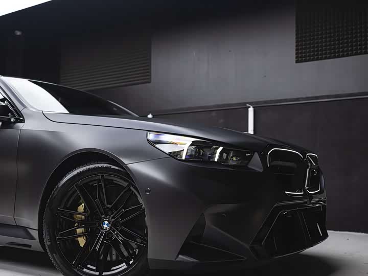 2025 BMW M5 Hybrid