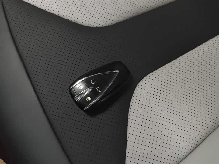 صورة 9 - Changan UNI-V Hybrid