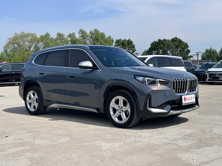 Фото 2 - BMW X1