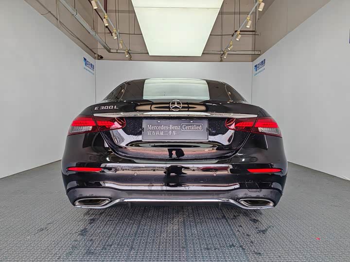 Фото 5 - Mercedes-Benz E-Class