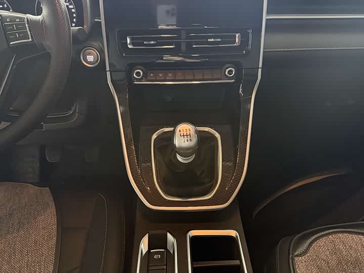 Фото 6 - Haval M6