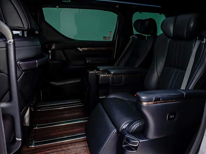 Toyota Alphard 2021 2021款 双擎 2.5L 尊贵版