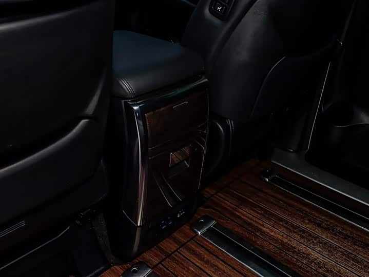 Toyota Alphard 2021 2021款 双擎 2.5L 尊贵版