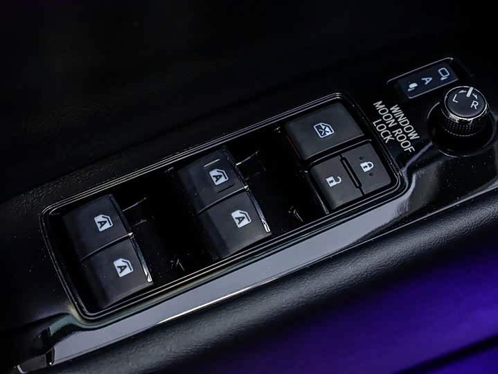 Toyota Alphard 2021 2021款 双擎 2.5L 尊贵版