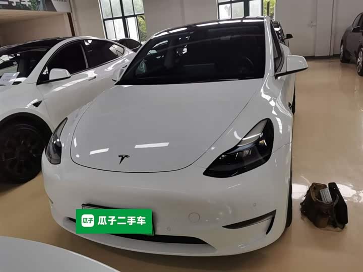 Zdjęcie 3 - Tesla Model Y