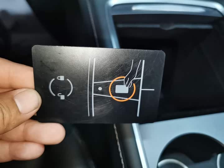 Zdjęcie 9 - Tesla Model Y