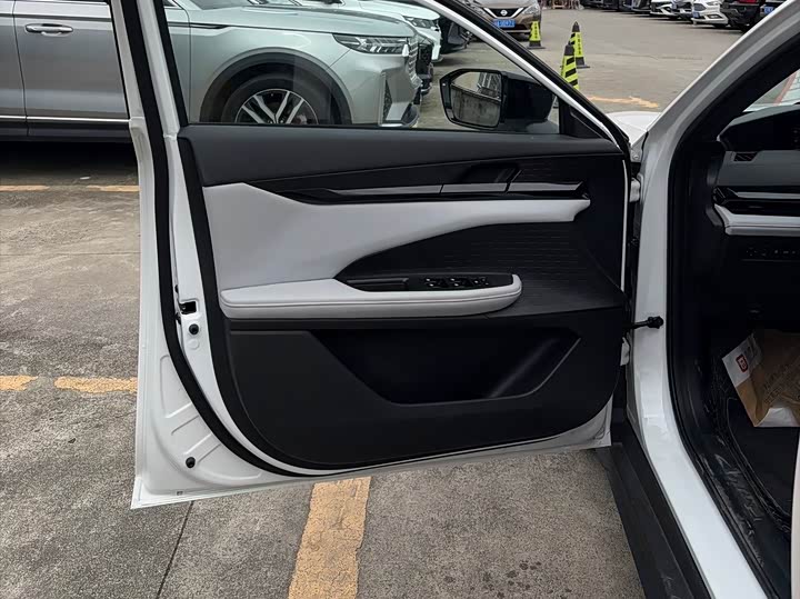 2024 Changan UNI-V Hybrid