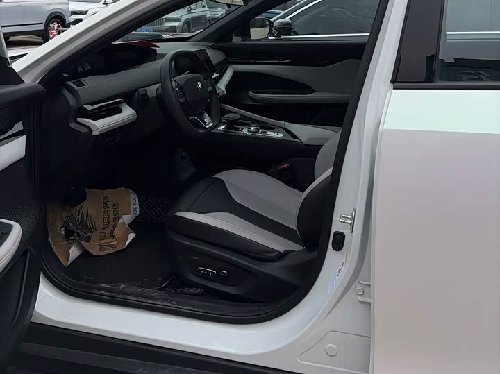 2024 Changan UNI-V Hybrid