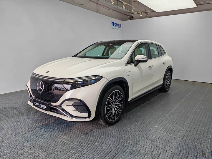 2023 Mercedes-Benz EQS SUV