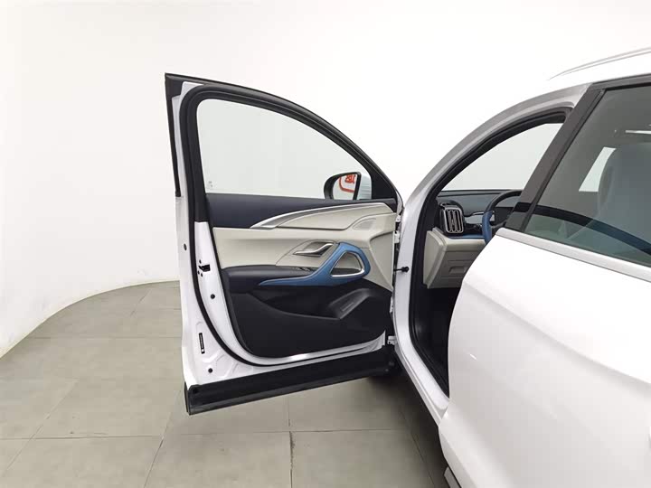 Photo 8 - BYD Song Pro
