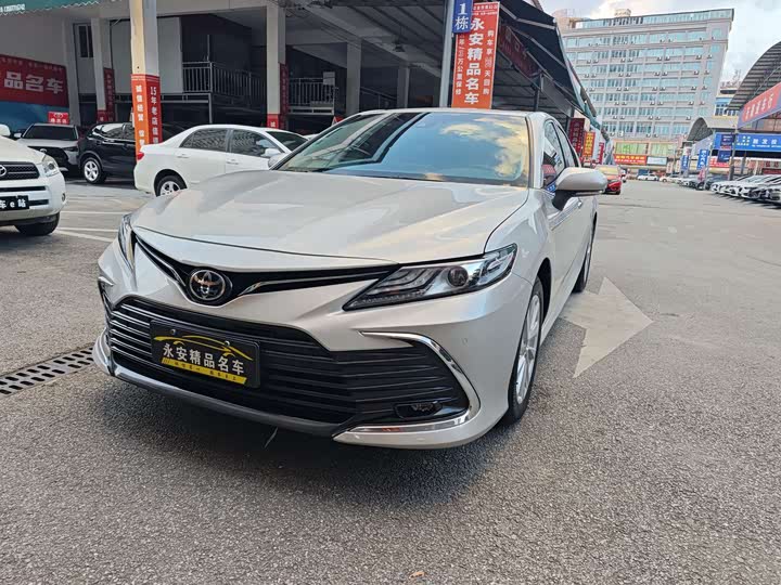 Фото 1 - Toyota Camry