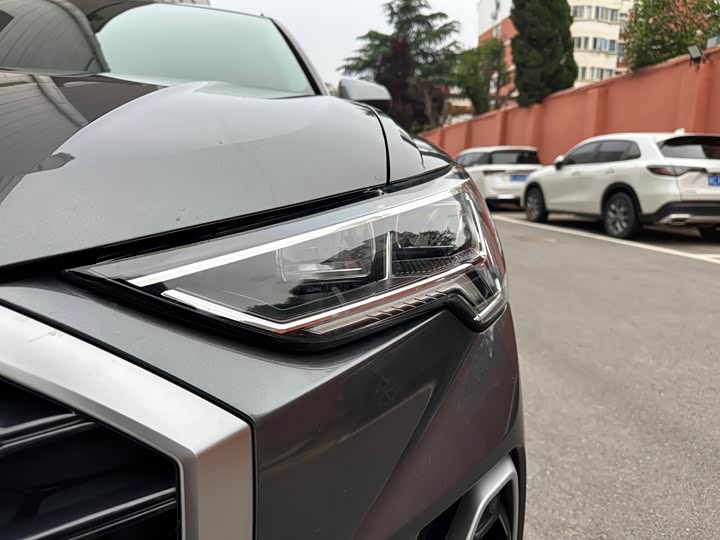 Zdjęcie 3 - Audi Q3
