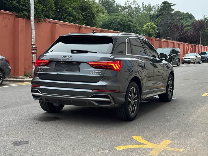 Zdjęcie 4 - Audi Q3