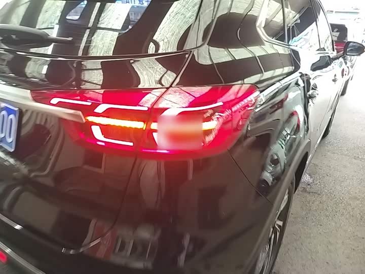 Фото 8 - Hongqi HS5