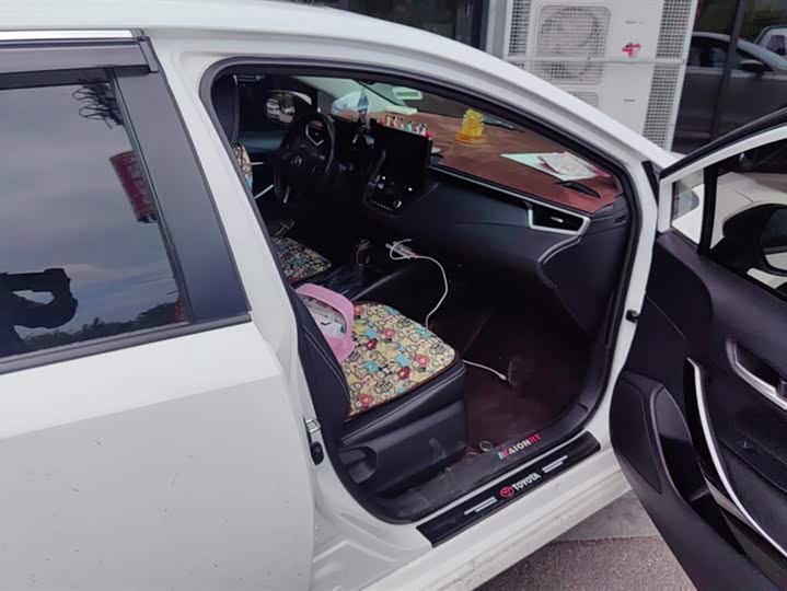 Photo 8 - Toyota Corolla