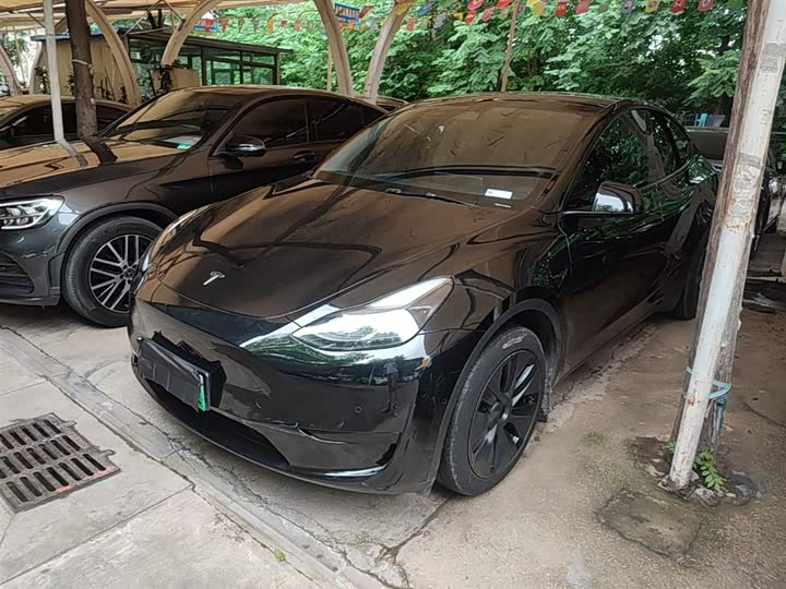 Zdjęcie 1 - Tesla Model Y